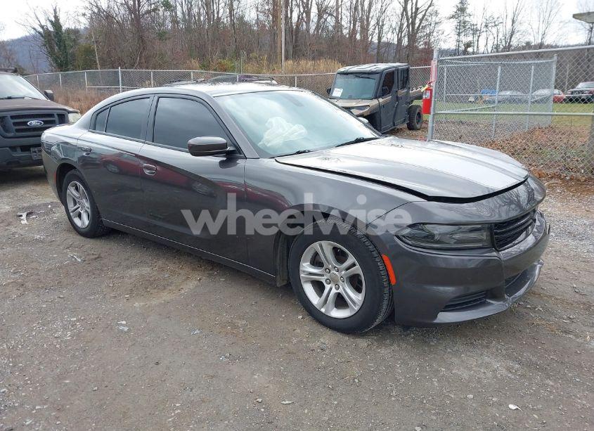 2019 Dodge Charger SXT RWD (VIN 2C3CDXBG4KH640915) main photo