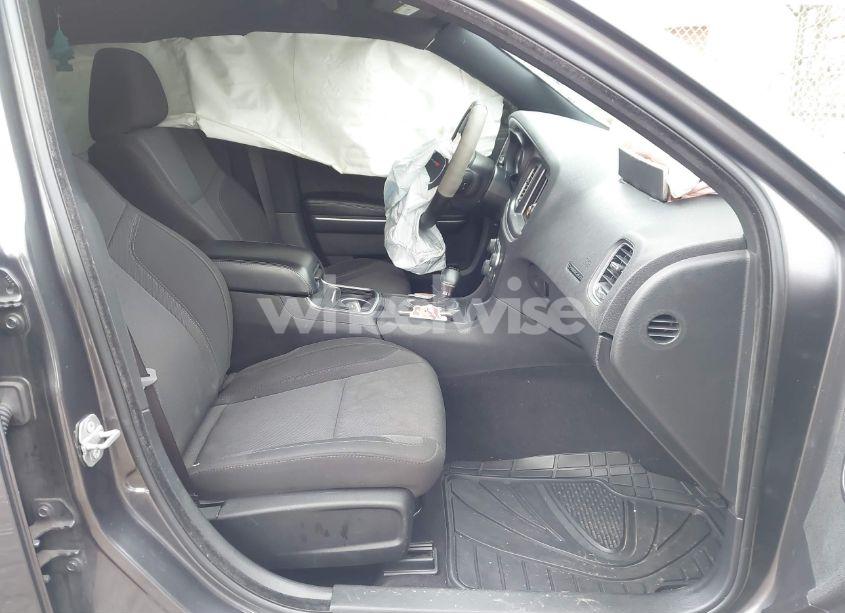 Photo 5 of 2019 Dodge Charger SXT RWD (VIN 2C3CDXBG4KH640915)