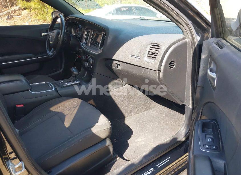 Photo 5 of 2019 Dodge Charger SXT RWD (VIN 2C3CDXBG4KH664518)