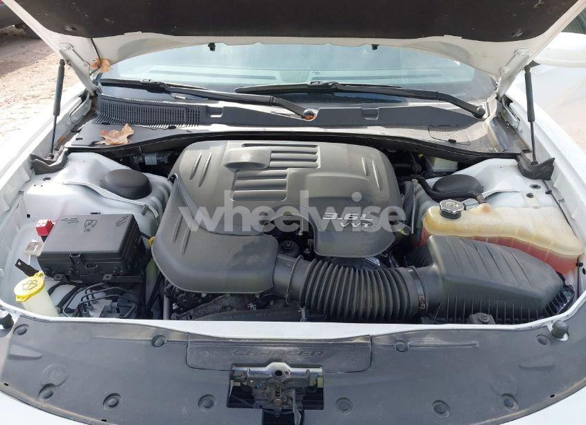 Photo 10 of 2020 Dodge Charger SXT RWD (VIN 2C3CDXBG4LH213896)