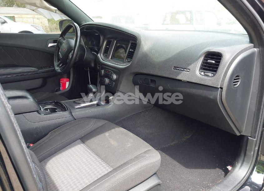 Photo 5 of 2021 Dodge Charger SXT RWD (VIN 2C3CDXBG4MH591945)