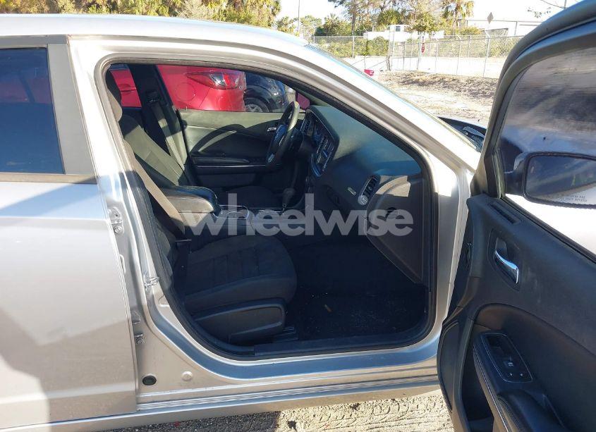 Photo 5 of 2012 Dodge Charger SE (VIN 2C3CDXBG5CH111751)