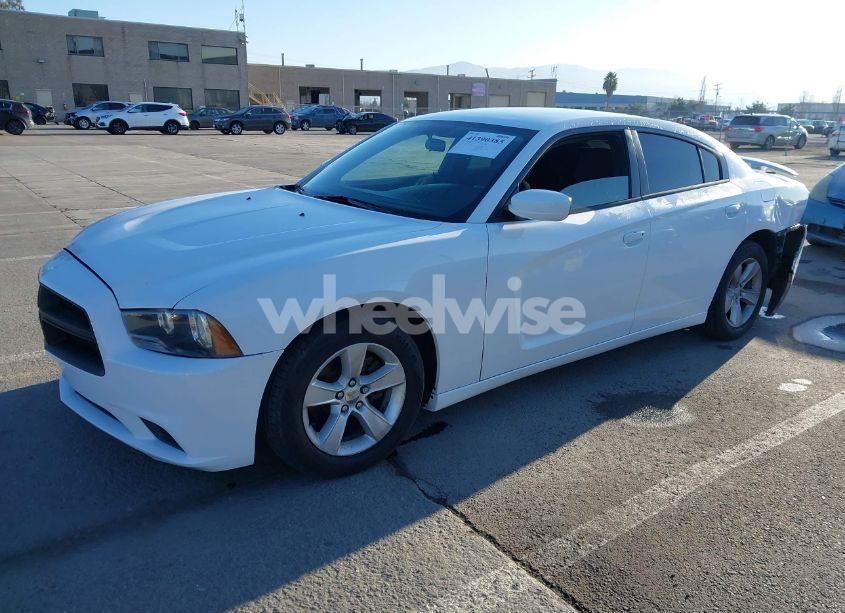 Photo 2 of 2013 Dodge Charger SE (VIN 2C3CDXBG5DH532208)