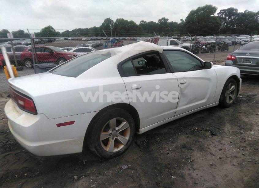Photo 4 of 2013 Dodge Charger SE (VIN 2C3CDXBG5DH694663)