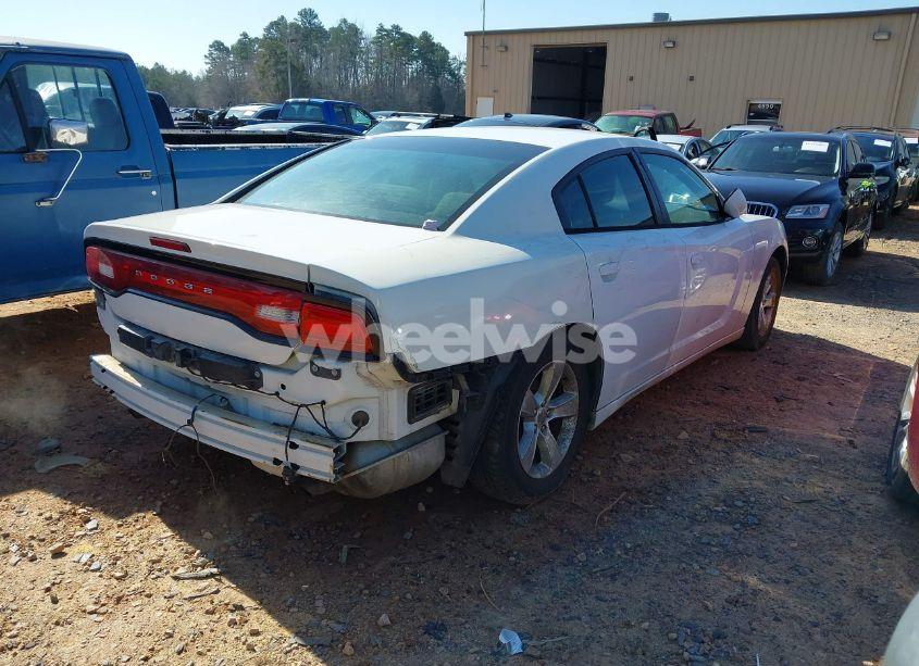 Photo 4 of 2014 Dodge Charger SE (VIN 2C3CDXBG5EH243444)