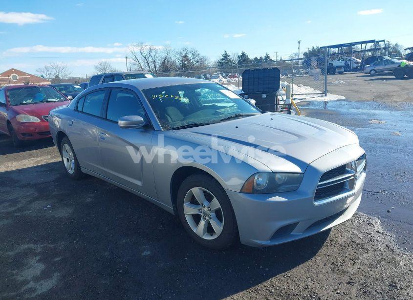 2014 Dodge Charger SE (VIN 2C3CDXBG5EH324170) main photo