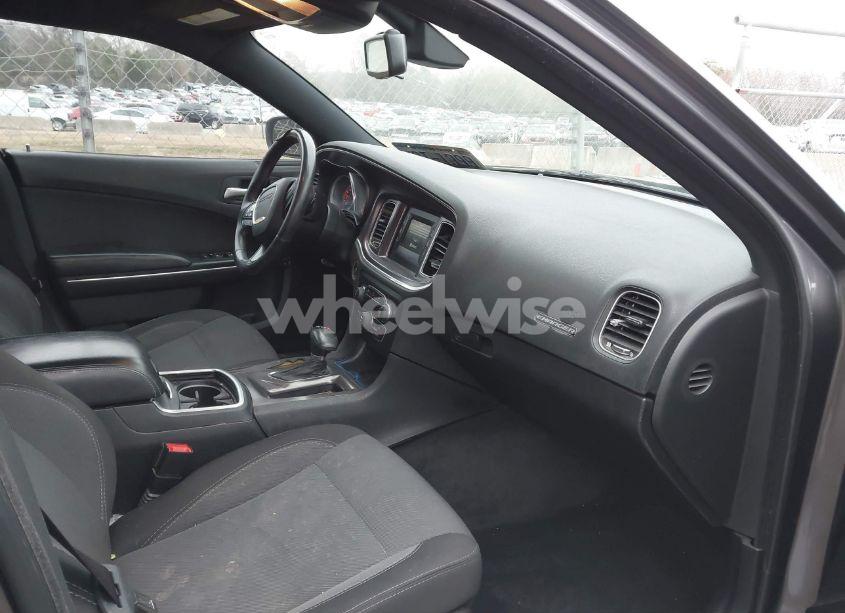 Photo 5 of 2015 Dodge Charger SE (VIN 2C3CDXBG5FH836979)