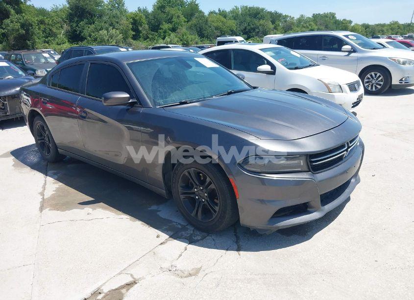 2015 Dodge Charger SE (VIN 2C3CDXBG5FH863325) main photo