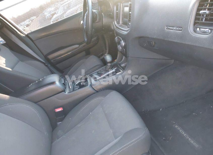 Photo 5 of 2016 Dodge Charger SE (VIN 2C3CDXBG5GH267150)