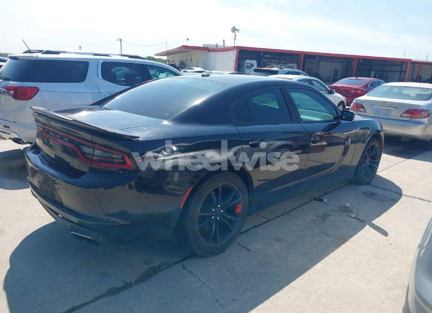 Photo 4 of 2018 Dodge Charger SXT RWD (VIN 2C3CDXBG5JH200412)
