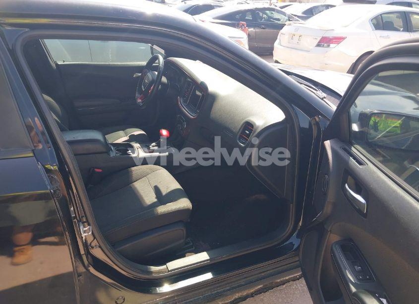 Photo 5 of 2018 Dodge Charger SXT RWD (VIN 2C3CDXBG5JH200412)