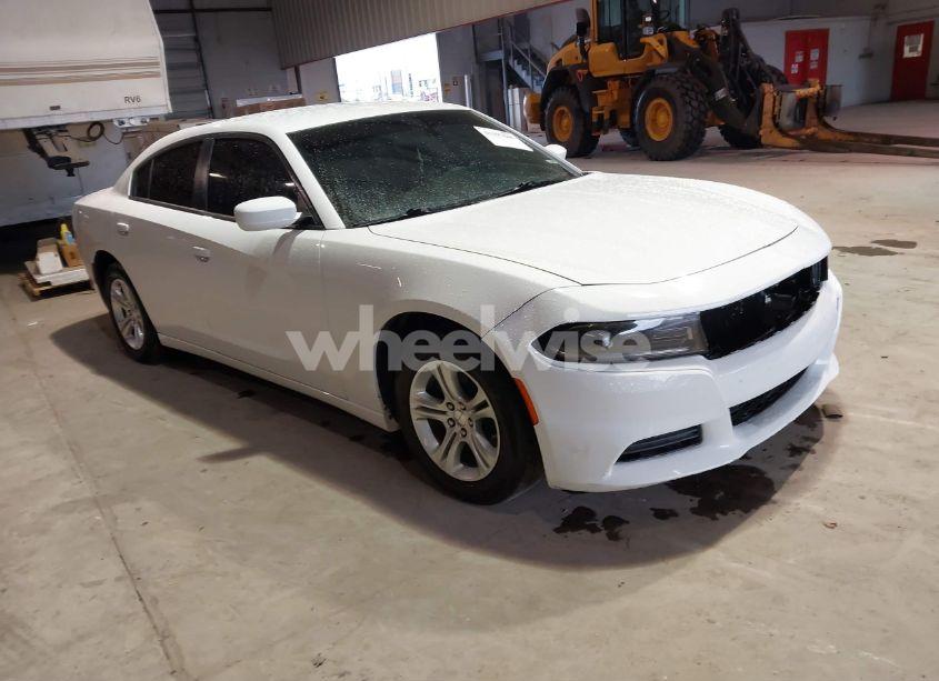 2019 Dodge Charger SXT RWD (VIN 2C3CDXBG5KH615473) main photo