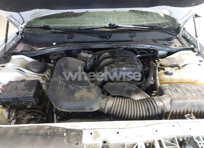 Photo 10 of 2019 Dodge Charger SXT RWD (VIN 2C3CDXBG5KH615473)