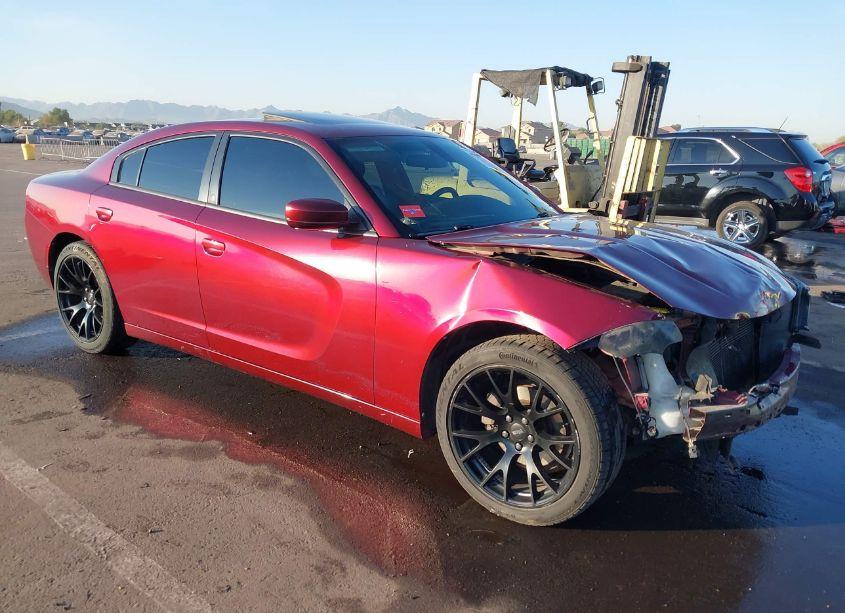 2019 Dodge Charger SXT RWD (VIN 2C3CDXBG5KH636372) main photo