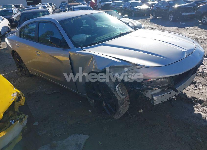 2019 Dodge Charger SXT RWD (VIN 2C3CDXBG5KH647162) main photo