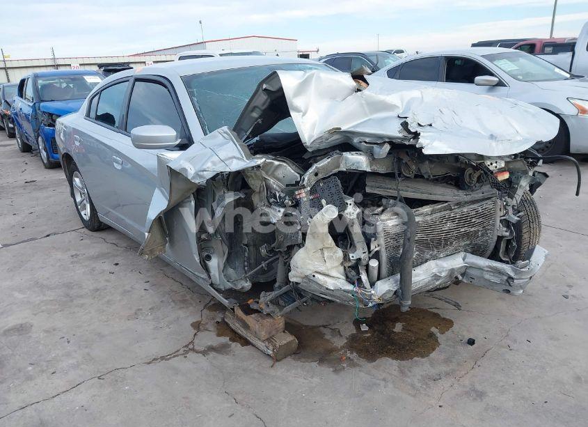 2019 Dodge Charger SXT RWD (VIN 2C3CDXBG5KH666195) main photo