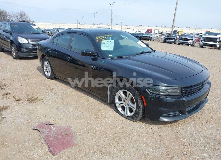 2019 Dodge Charger SXT RWD (VIN 2C3CDXBG5KH728095) main photo