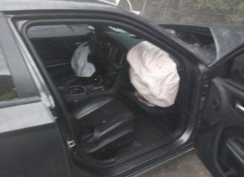 Photo 5 of 2019 Dodge Charger SXT RWD (VIN 2C3CDXBG5KH748315)