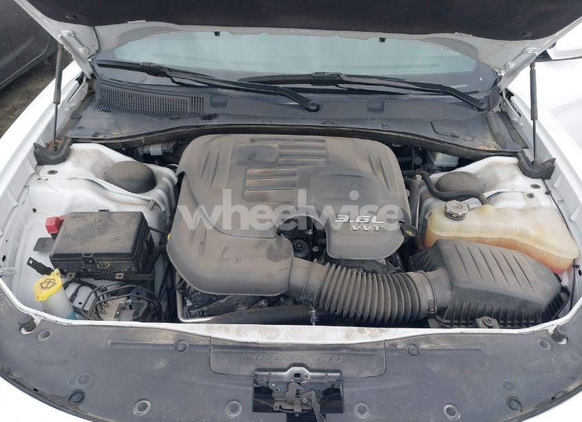 Photo 10 of 2022 Dodge Charger SXT RWD (VIN 2C3CDXBG5NH235246)