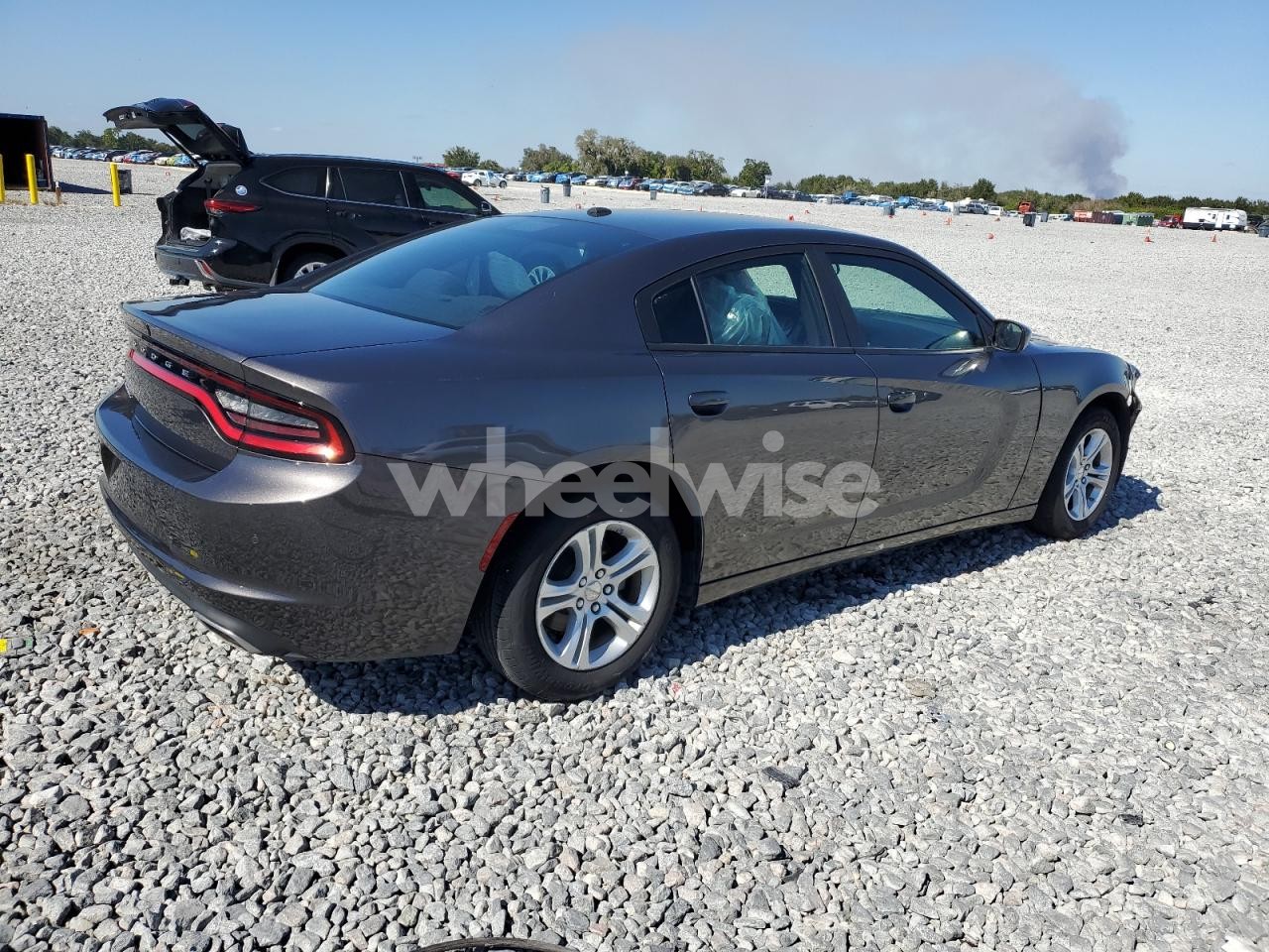 Photo 3 of 2022 DODGE CHARGER SXT (VIN 2C3CDXBG5NH261636)