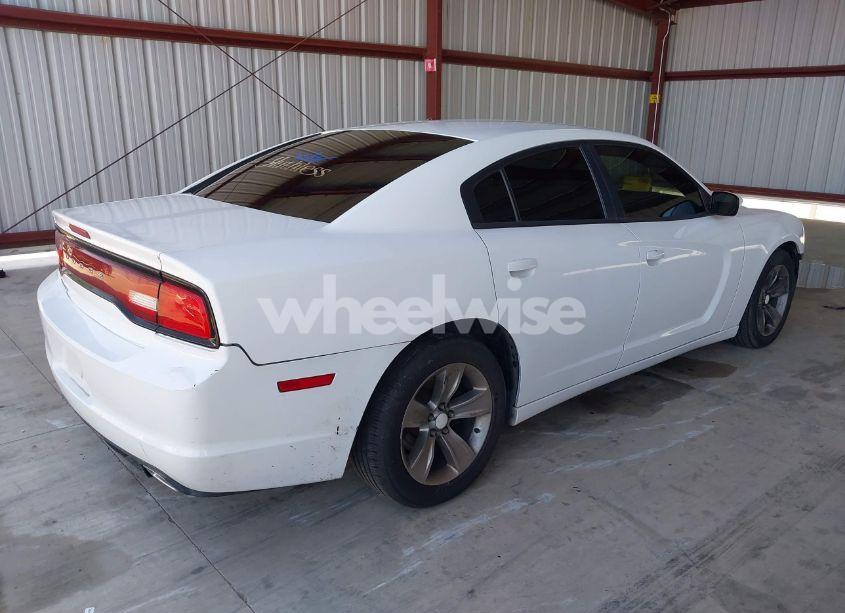 Photo 4 of 2013 Dodge Charger SE (VIN 2C3CDXBG6DH623312)