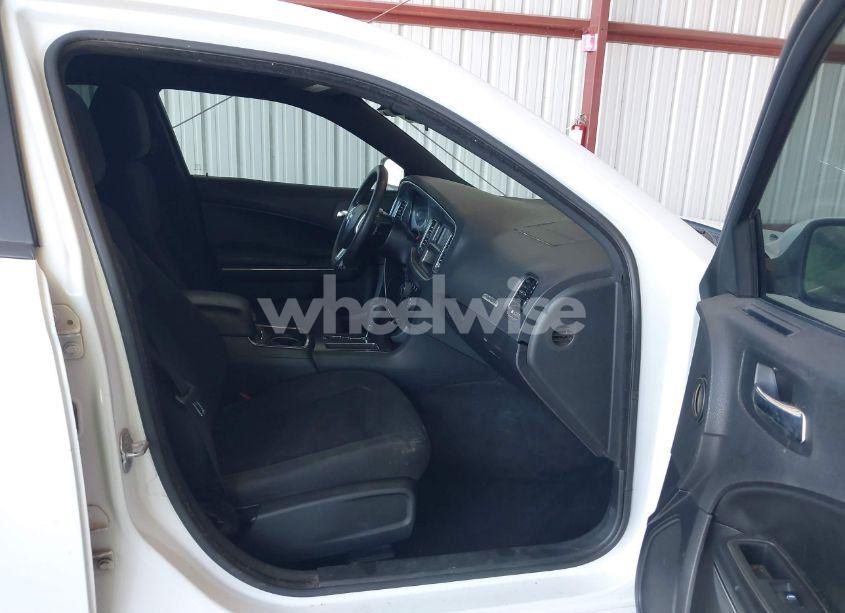 Photo 5 of 2013 Dodge Charger SE (VIN 2C3CDXBG6DH623312)