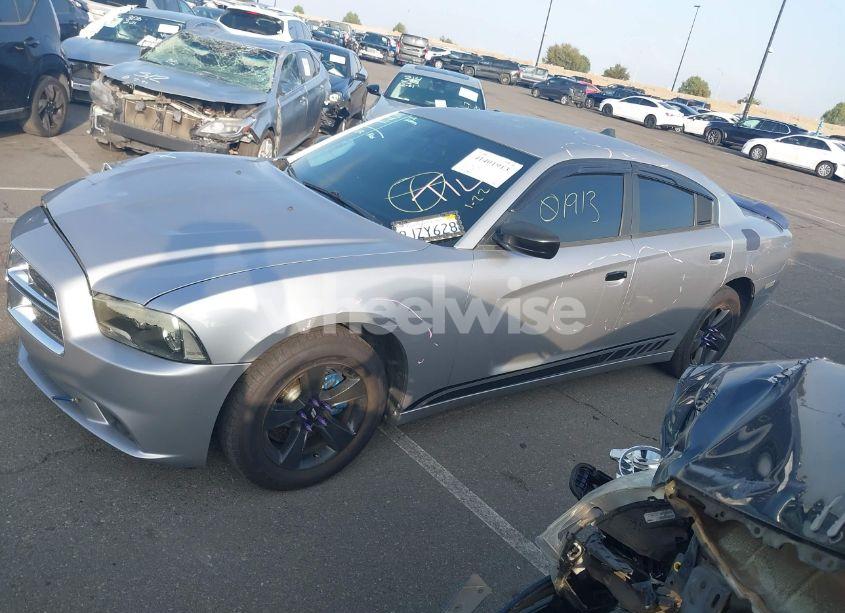 Photo 2 of 2013 Dodge Charger SE (VIN 2C3CDXBG6DH625612)