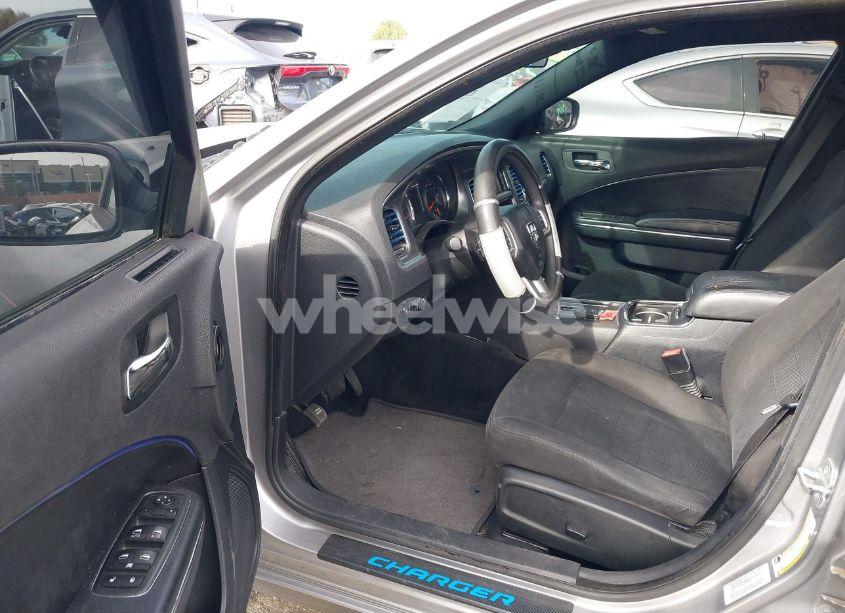 Photo 5 of 2013 Dodge Charger SE (VIN 2C3CDXBG6DH625612)