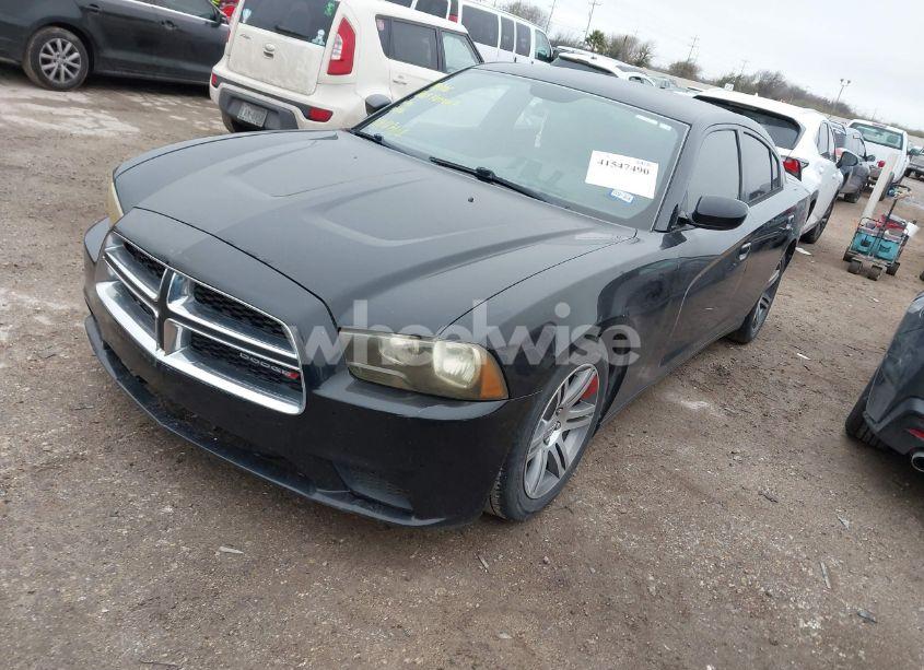 Photo 2 of 2013 Dodge Charger SE (VIN 2C3CDXBG6DH639364)
