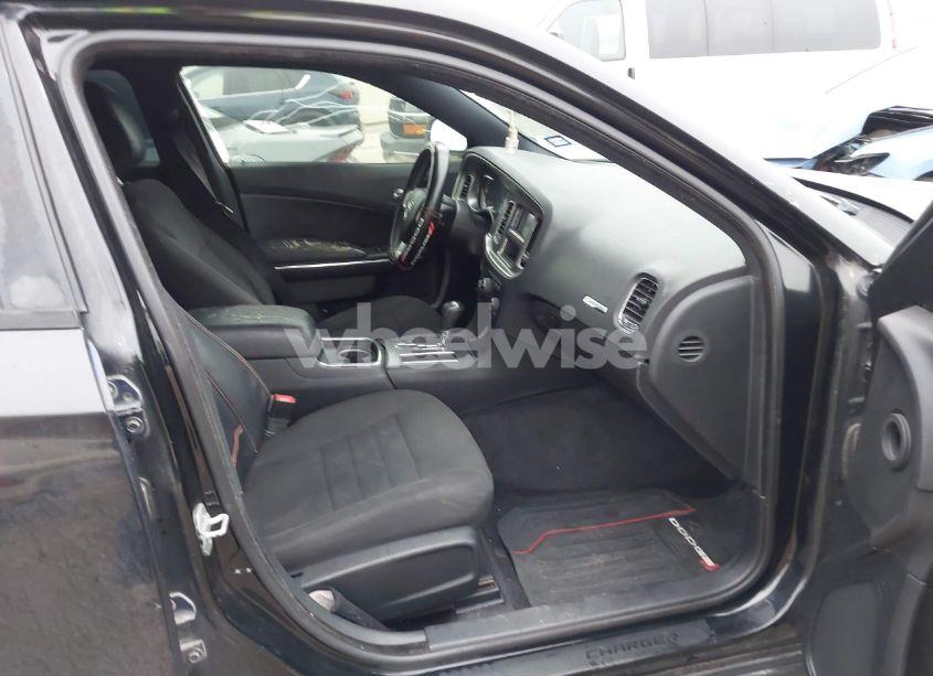 Photo 5 of 2013 Dodge Charger SE (VIN 2C3CDXBG6DH639364)