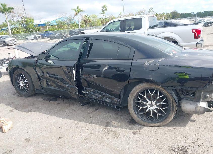 Photo 6 of 2014 Dodge Charger SE (VIN 2C3CDXBG6EH246112)