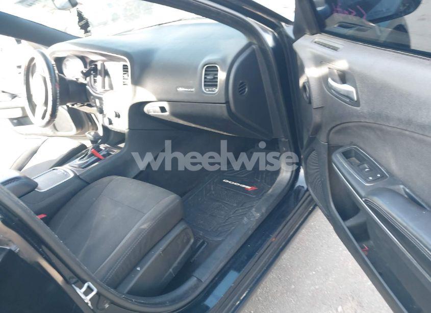 Photo 5 of 2015 Dodge Charger SE (VIN 2C3CDXBG6FH801495)