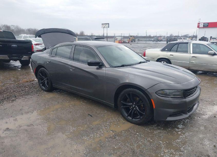2018 Dodge Charger SXT RWD (VIN 2C3CDXBG6JH196211) main photo