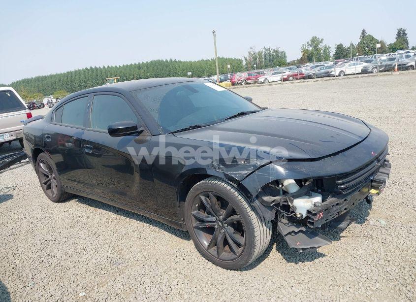 2018 Dodge Charger SXT RWD (VIN 2C3CDXBG6JH197360) main photo
