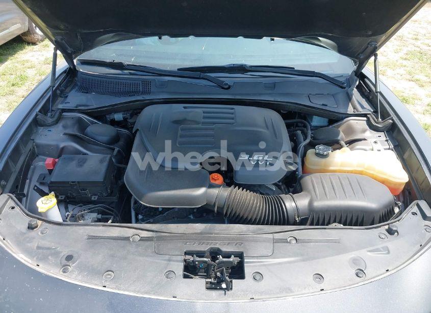 Photo 10 of 2018 Dodge Charger SXT RWD (VIN 2C3CDXBG6JH336693)