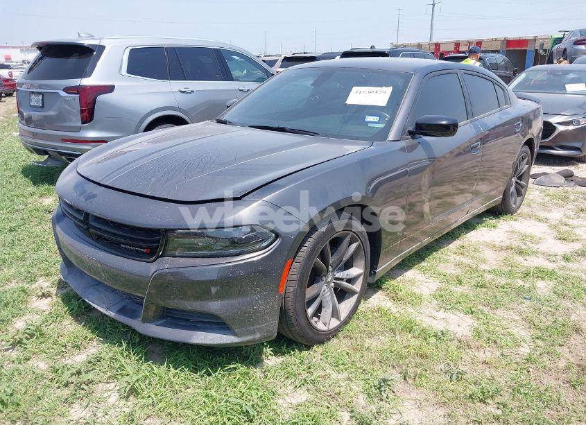 Photo 2 of 2018 Dodge Charger SXT RWD (VIN 2C3CDXBG6JH336693)
