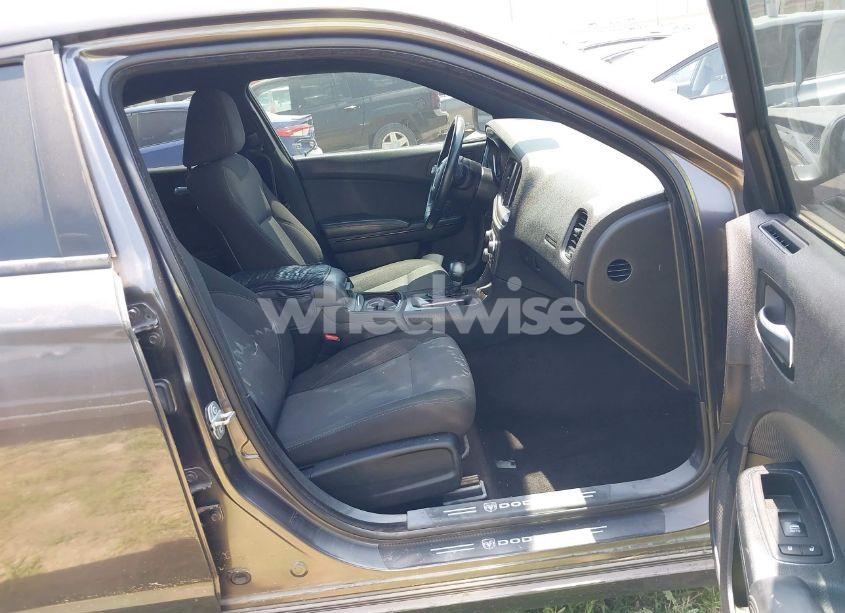 Photo 5 of 2018 Dodge Charger SXT RWD (VIN 2C3CDXBG6JH336693)