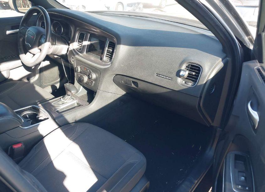 Photo 5 of 2019 Dodge Charger SXT RWD (VIN 2C3CDXBG6KH573220)