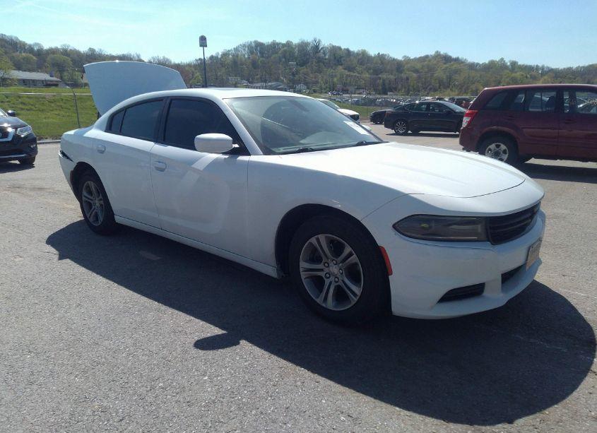 2019 Dodge Charger SXT RWD (VIN 2C3CDXBG6KH636364) main photo