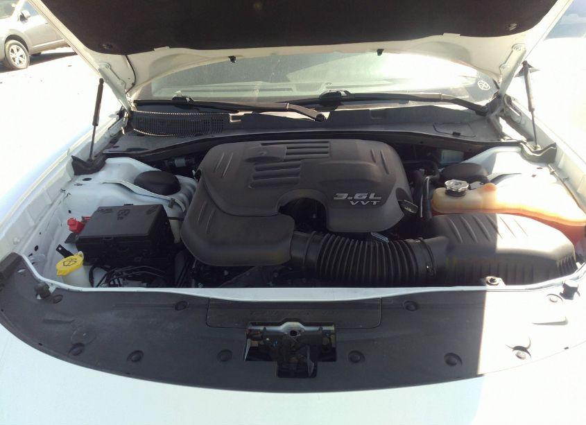 Photo 10 of 2019 Dodge Charger SXT RWD (VIN 2C3CDXBG6KH636364)