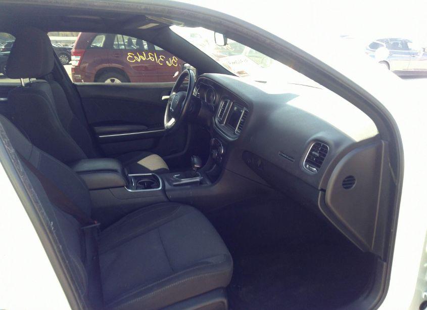 Photo 5 of 2019 Dodge Charger SXT RWD (VIN 2C3CDXBG6KH636364)