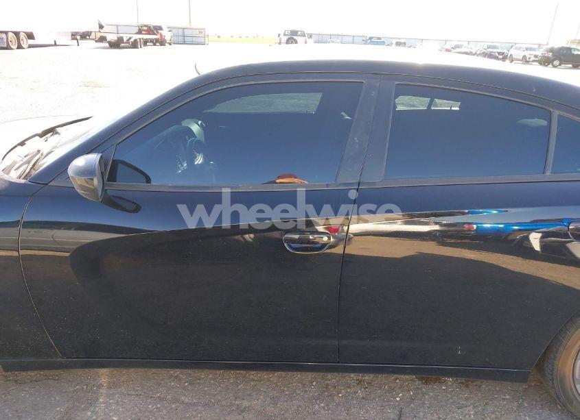 Photo 15 of 2019 Dodge Charger SXT RWD (VIN 2C3CDXBG6KH670711)