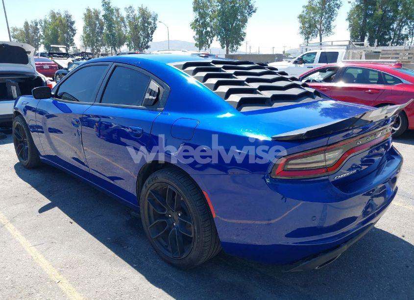 Photo 3 of 2019 Dodge Charger SXT RWD (VIN 2C3CDXBG6KH729739)