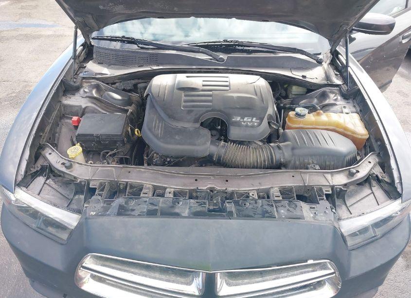 Photo 10 of 2013 Dodge Charger SE (VIN 2C3CDXBG7DH596850)