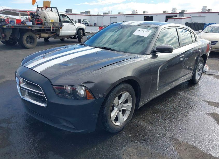 Photo 2 of 2013 Dodge Charger SE (VIN 2C3CDXBG7DH596850)