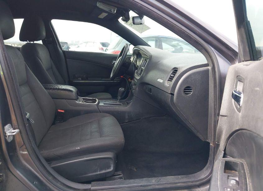 Photo 5 of 2013 Dodge Charger SE (VIN 2C3CDXBG7DH596850)