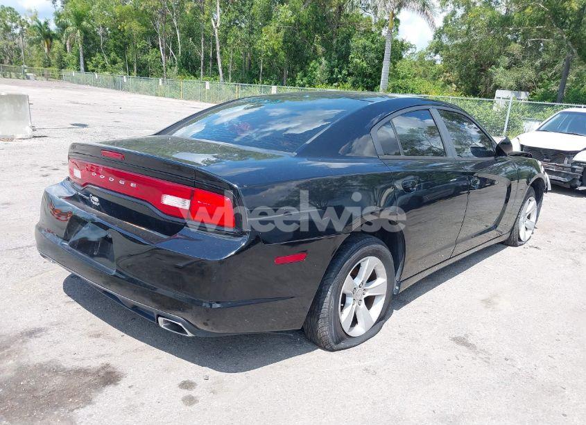 Photo 4 of 2013 Dodge Charger SE (VIN 2C3CDXBG7DH622525)