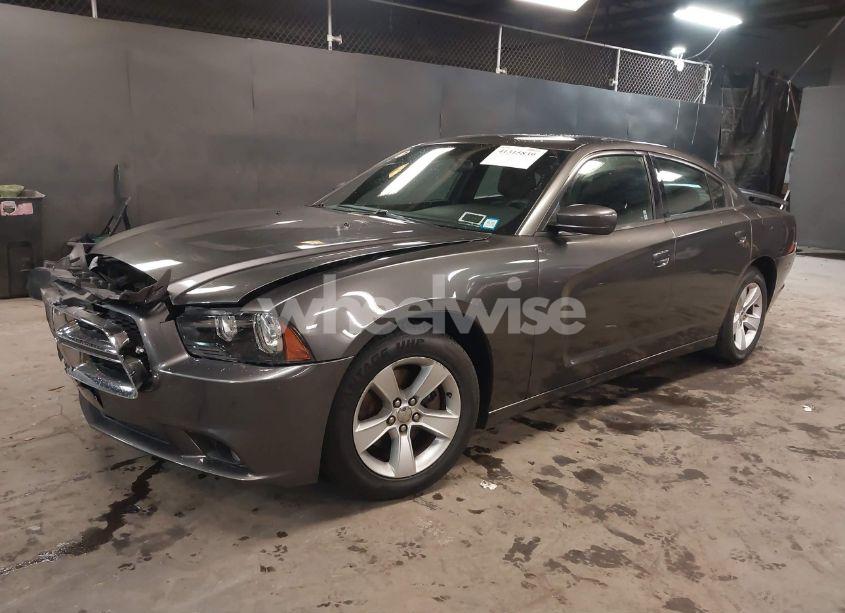 Photo 2 of 2013 Dodge Charger SE (VIN 2C3CDXBG7DH623853)