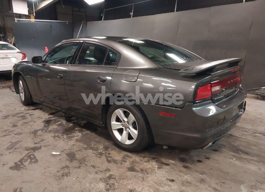Photo 3 of 2013 Dodge Charger SE (VIN 2C3CDXBG7DH623853)
