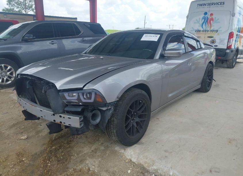 Photo 2 of 2013 Dodge Charger SE (VIN 2C3CDXBG7DH638448)